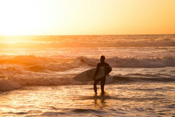 Haciendo surf en Tarifa