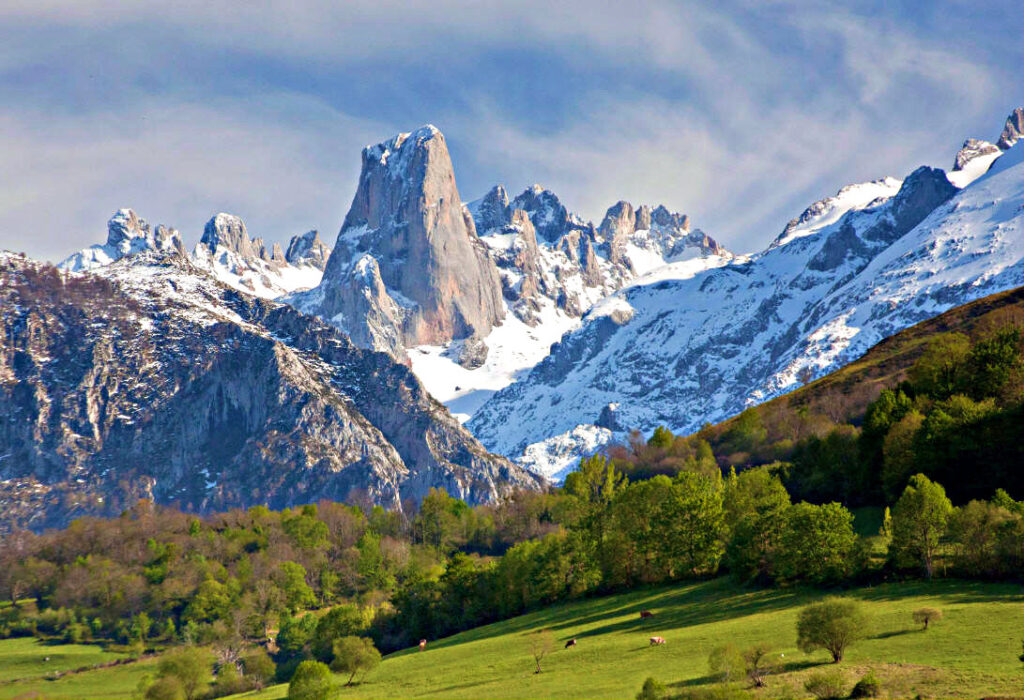 The Picos de Europa, the best destination for an RV mountain route.